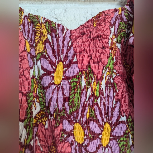 SWF Frida Exaggerated Puff Sleeve Floral Top - Picture 10 of 11